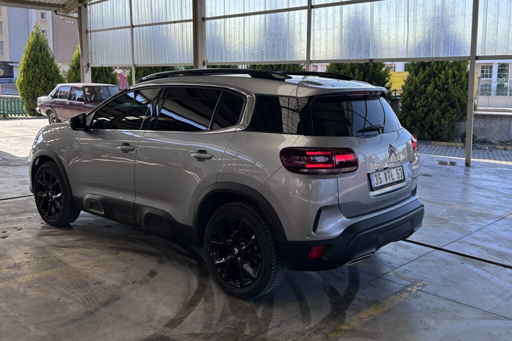 Citroen C5 Aircross Arka Çapraz Görünüş